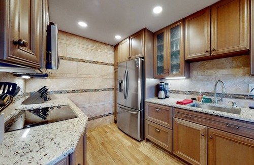 Carefree Condo | Wonderful condo with pool, fireplace, W/D, & grill - golf nearby