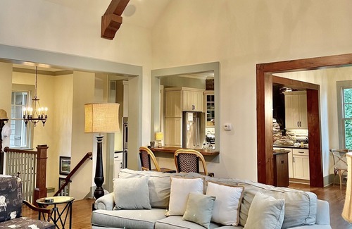 Six Mile House | Wonderful Gathering Spot for Large Families and Friends, 20 Minutes to Clemson