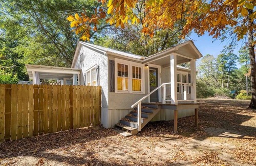 Hot Springs Cottage | Wonderful Hot Tub, Entire Cottage, Gated Privacy, Lakeview!