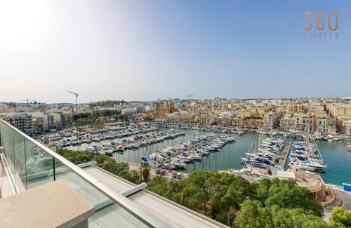 Pieta Apartment | Wonderful marina 3BR home, with LUX interior w/AC by 360 Estates