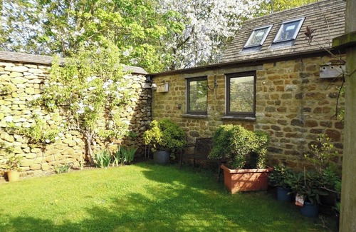 Bloxham House | Wonderful Picturesque Countryside Cottage