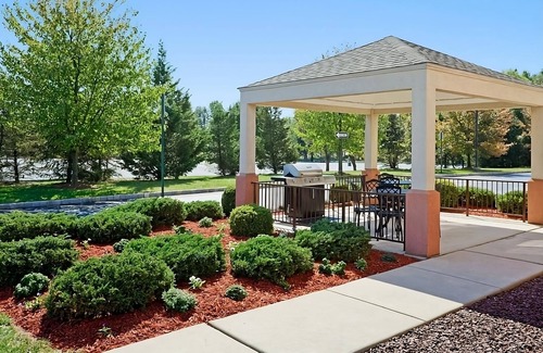 Somerset Apartment | Wonderful Place To Stay! 3 Amazing units for Family or groups. Near Revere Park