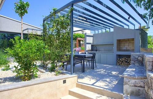 Nenadici House | Wonderful private villa for 6 guests with A/C, private pool, WIFI, TV and patio