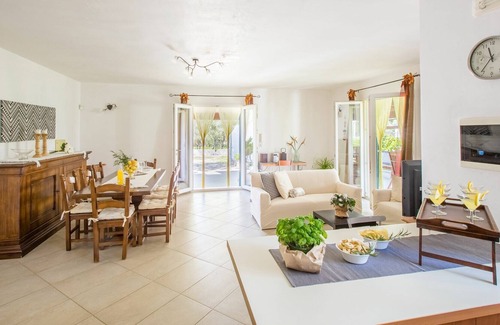 Specchiolla Villa | Wonderful private villa for 9 guests with A/C, WIFI, TV and veranda, close to Ostuni