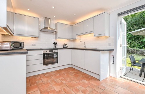 Charlestown House | Wonderful private villa for 10 people with WIFI, TV and patio