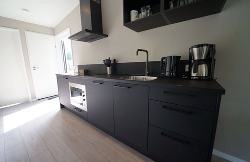 IJhorst House | Wonderful private villa for 4 people with WIFI, pool, TV and terrace