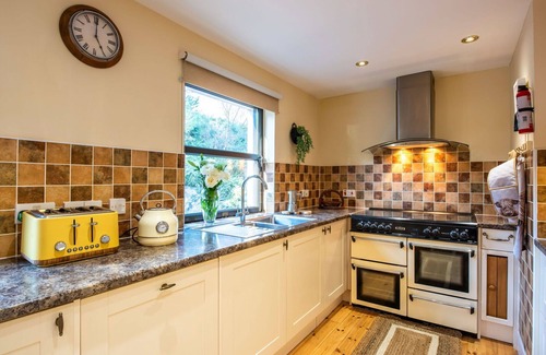 East Lewiston Villa | Wonderful private villa for 7 guests with WIFI, TV, patio and panoramic view