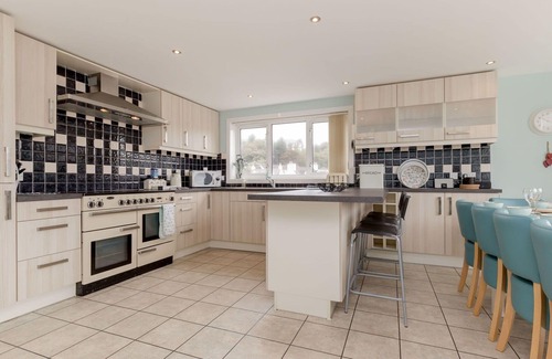 Portpatrick House | Wonderful private villa for 16 people with WIFI, TV, patio and pets allowed
