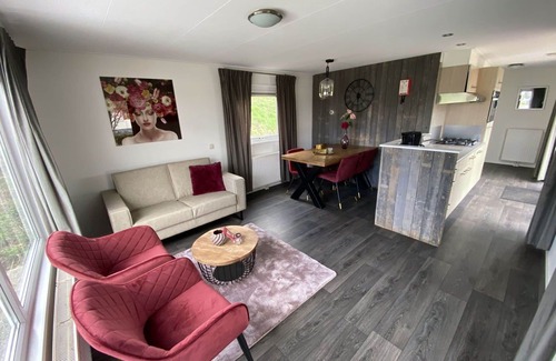 Dordtse Biesbosch House | Wonderful private villa for 4 guests with WIFI, TV and terrace