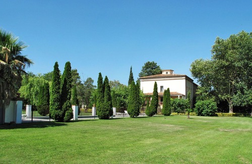 Plage d'Argeles Villa | Wonderful private villa for 16 people with private pool, WIFI, TV, patio and pets allowed