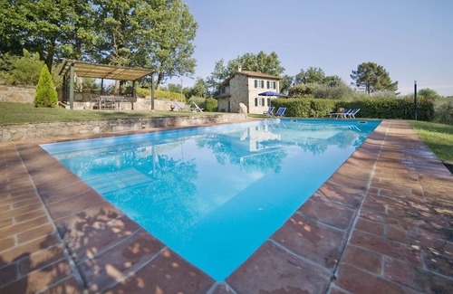 Pieve di Compito Villa | Wonderful private villa for 7 guests with private pool, WIFI, A/C, TV and patio, close to Lucca