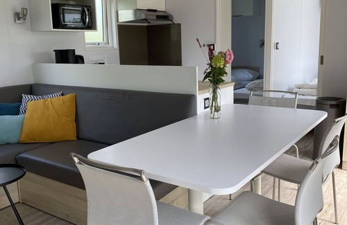 De Veenhoop House | Wonderful private villa for 6 guests with WIFI, TV, terrace and parking