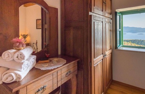 Slivno Villa | Wonderful private villa with hot tub, WIFI, private pool, A/C, TV, terrace and pets allowed
