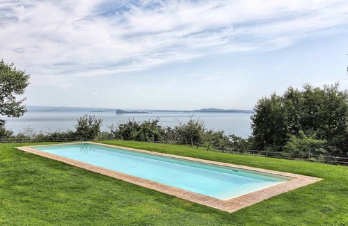 Gradoli Villa | Wonderful private villa with WIFI, private pool, TV, veranda, panoramic view and parking