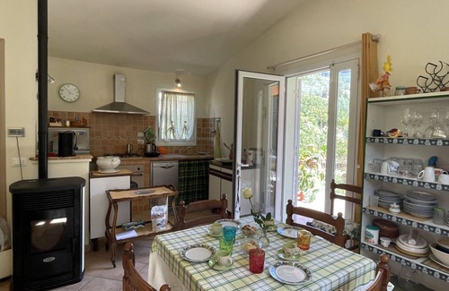 Costa dʼOneglia House | Wonderful private villa for 4 people with WIFI, A/C, TV, patio and pets allowed
