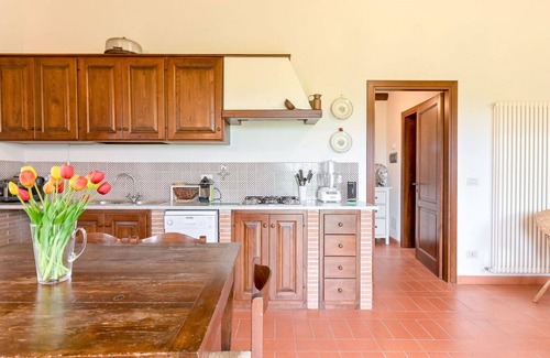 Manciano Villa | Wonderful private villa with private pool, WIFI, TV, patio, pets allowed and panoramic view