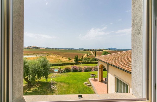 Manciano Villa | Wonderful private villa with private pool, WIFI, TV, patio, pets allowed and panoramic view