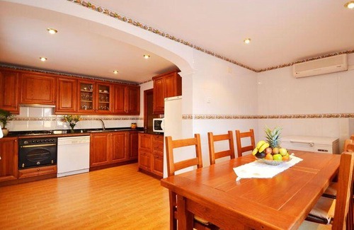 El Toro Villa | Wonderful private villa for 8 guests with WIFI, TV and patio
