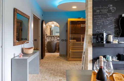 Mazzano Romano Villa | Wonderful private villa for 6 people with A/C, WIFI, pool, hot tub and TV