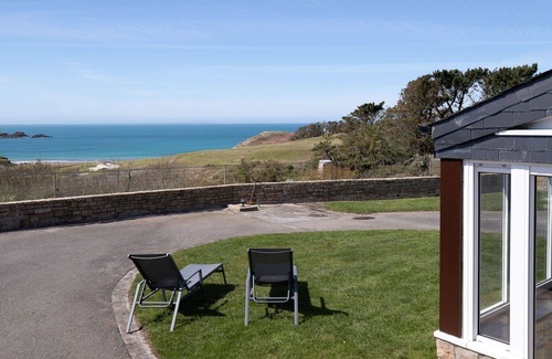 Plouarzel House | Wonderful private villa for 8 people with WIFI, TV, terrace and pets allowed