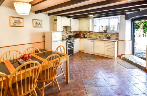 Fivelanes House | Wonderful private villa for 7 people with hot tub, WIFI, TV, patio and pets allowed