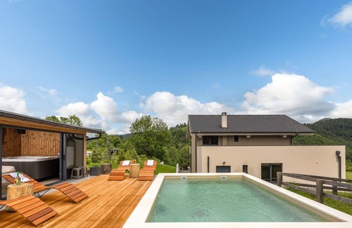 Fuzine Villa | Wonderful private villa for 10 people with WIFI, hot tub, private pool, TV, terrace and pets all.