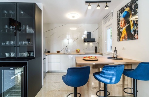 Cove Makarac (Milna) House | Wonderful private villa for 8 people with A/C, WIFI, private pool, TV and terrace