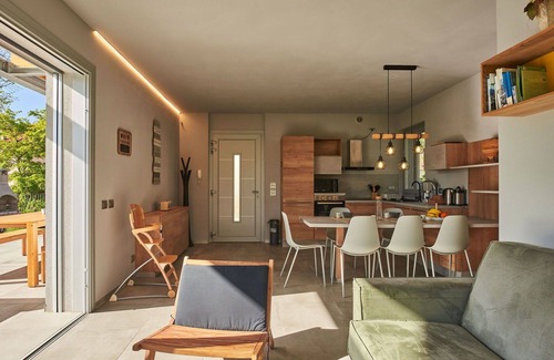 Dongo House | Wonderful private villa for 5 people with private pool, TV and terrace