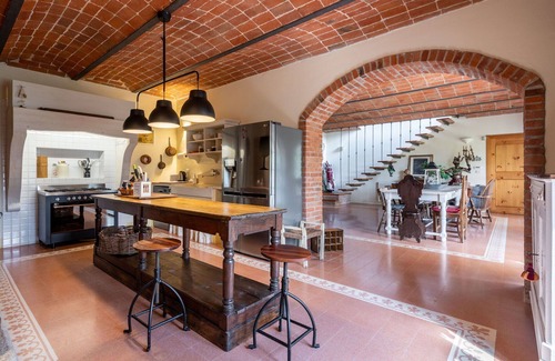 Castell'Alfero House | Wonderful private villa for 9 people with WIFI, hot tub, TV, patio, pets allowed and panoramic v.