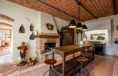 Castell'Alfero House | Wonderful private villa for 9 people with WIFI, hot tub, TV, patio, pets allowed and panoramic v.