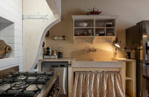 Castell'Alfero House | Wonderful private villa for 9 people with WIFI, hot tub, TV, patio, pets allowed and panoramic v.