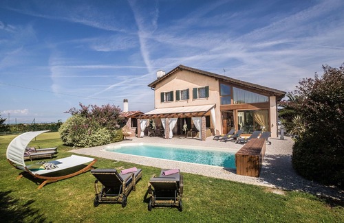 Ca' Pirami Villa | Wonderful private villa with WIFI, private pool, hot tub, A/C, TV, pets allowed and panoramic view