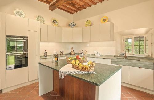 Palaia Villa | Wonderful private villa for 14 guests with WIFI, A/C, private pool, TV, patio and panoramic view