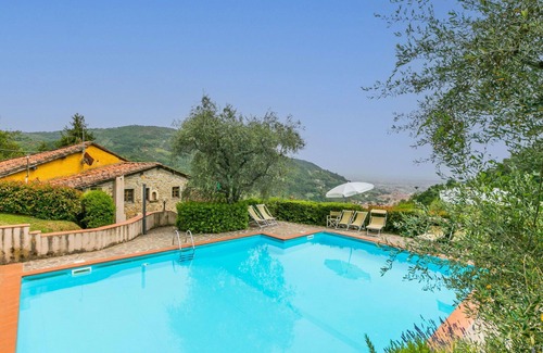 Pescia Villa | Wonderful private villa for 10 people with WIFI, private pool, TV, terrace and panoramic view