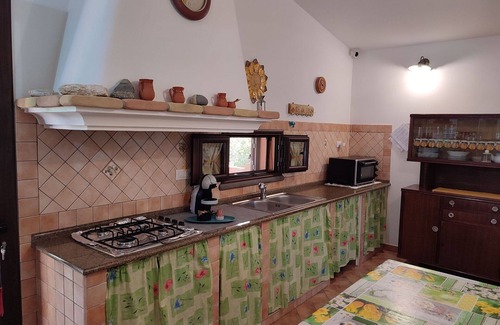 Villaggio delle Mimose House | Wonderful private villa for 4 people with TV and panoramic view