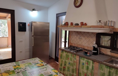 Villaggio delle Mimose House | Wonderful private villa for 4 people with TV and panoramic view