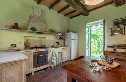Soglio Villa | Wonderful private villa for 7 people with TV and balcony