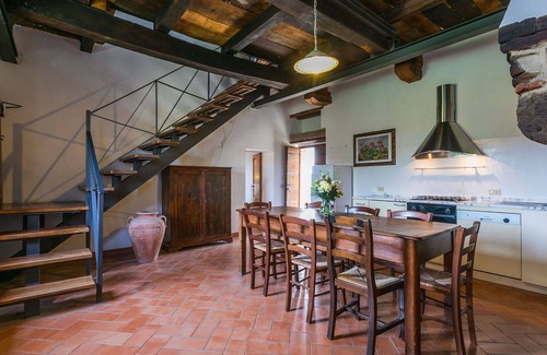 Sorano House | Wonderful private villa for 22 guests with private pool, WIFI, patio and pets allowed