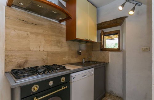 Sorano House | Wonderful private villa for 22 guests with private pool, WIFI, patio and pets allowed