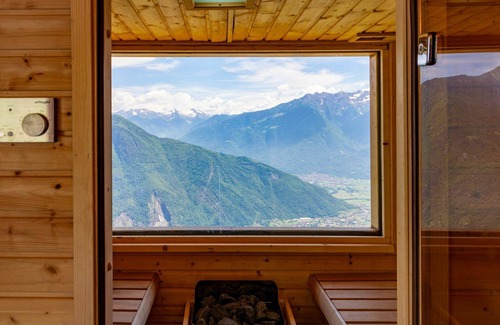 Sorico House | Wonderful private villa for 4 guests with hot tub, TV, patio and pets allowed