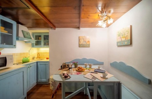 Oltrarno Apartment | Wonderful Romantic Studio Ponte Vecchio Area