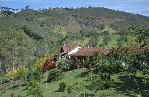 Visconde de Maua House | Wonderful site in Mauá with waterfall and lush nature. Full privacy