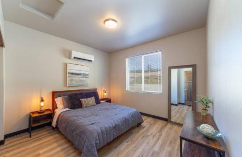 Valley House | Wonderful Triplex Unit With Spectacular Lake View!