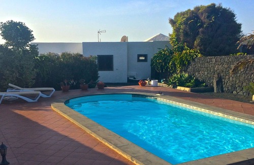 La Asomada House | Wonderful views of the sea and the volcanoes. Casa Isabel