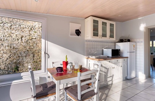 Gouville-sur-Mer House | Wonderful villa for 5 guests with WIFI, TV, terrace and pets allowed