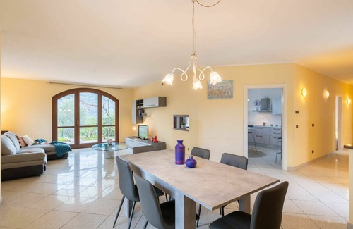 Cisano sul Neva House | Wonderful villa for 6 people with hot tub, WIFI, A/C, TV, patio, pets allowed and panoramic view