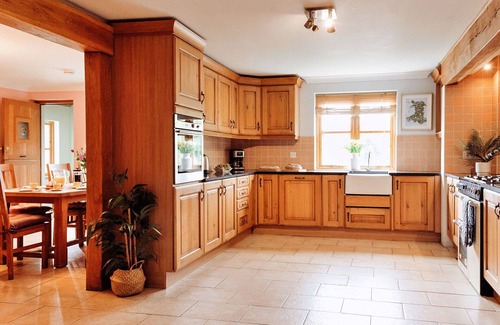 Devils Bridge House | Wonderful villa for 12 guests with hot tub, WIFI and pets allowed