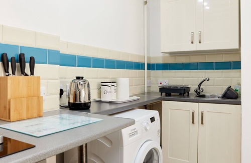 Dalbury Lees House | Wonderful villa for 4 people with WIFI, hot tub and TV