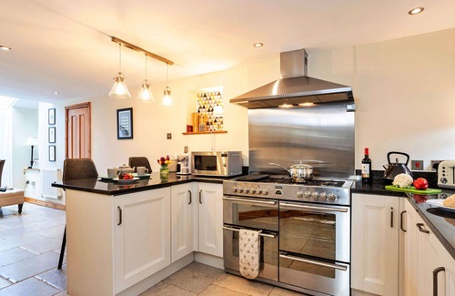 Casterton House | Wonderful villa for 8 people with WIFI and TV