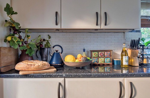 Dormansland House | Wonderful villa for 4 guests with WIFI and pets allowed